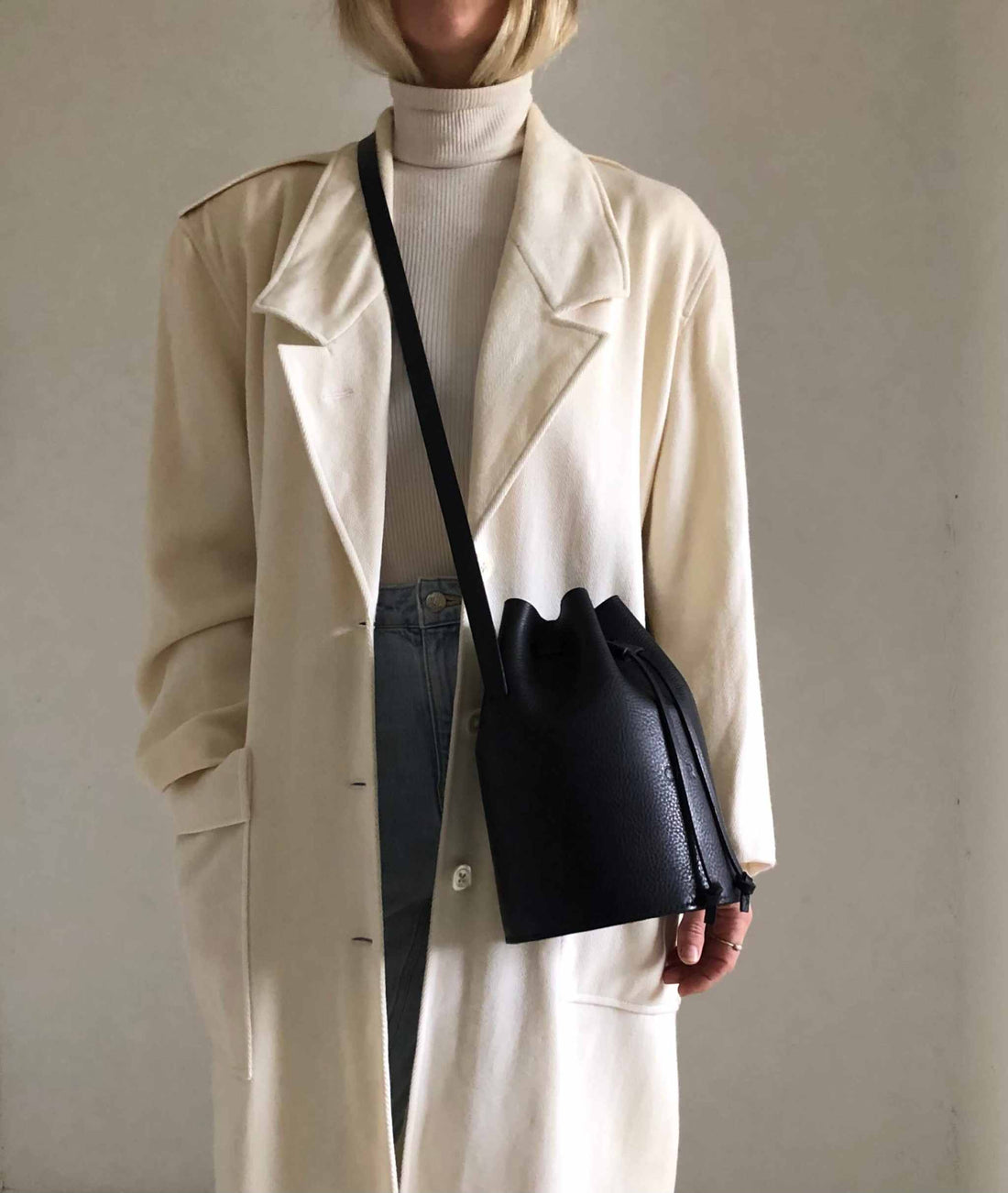 10 Ways to Style a Leather Bucket Bag for Any Occasion