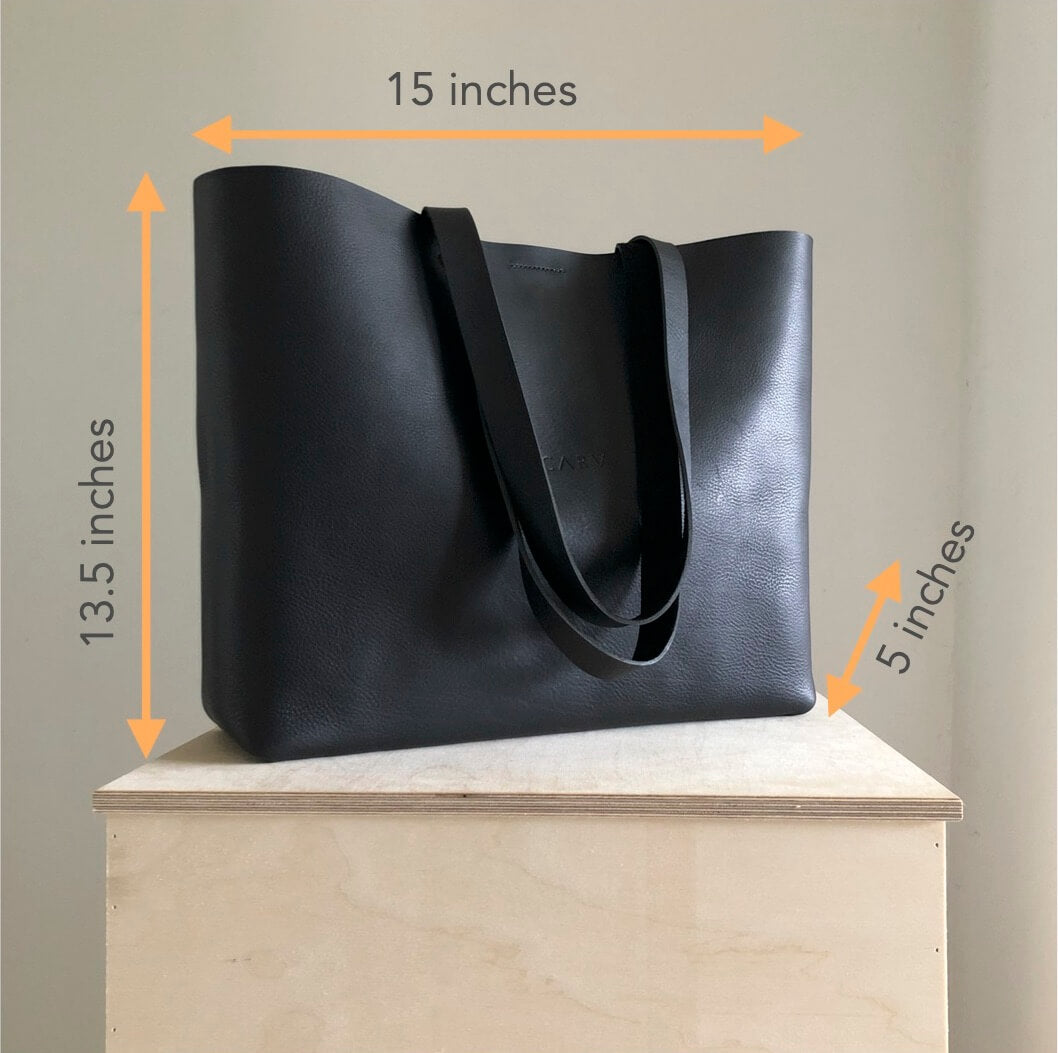 Dimensions of the CARV Maxi Basket leather tote bag in black