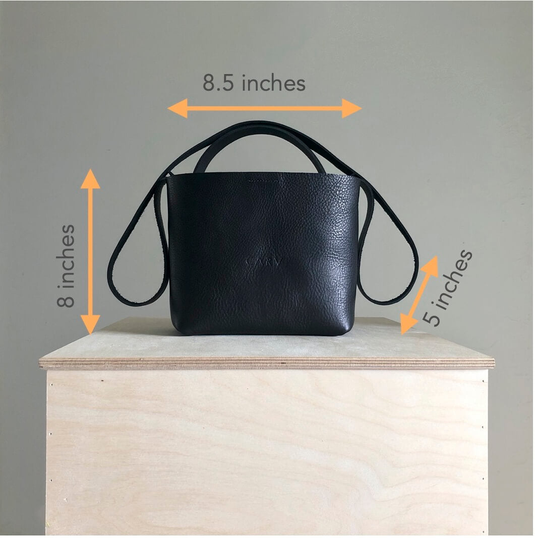 Dimensions of the CARV Mini Basket leather tote bag in black