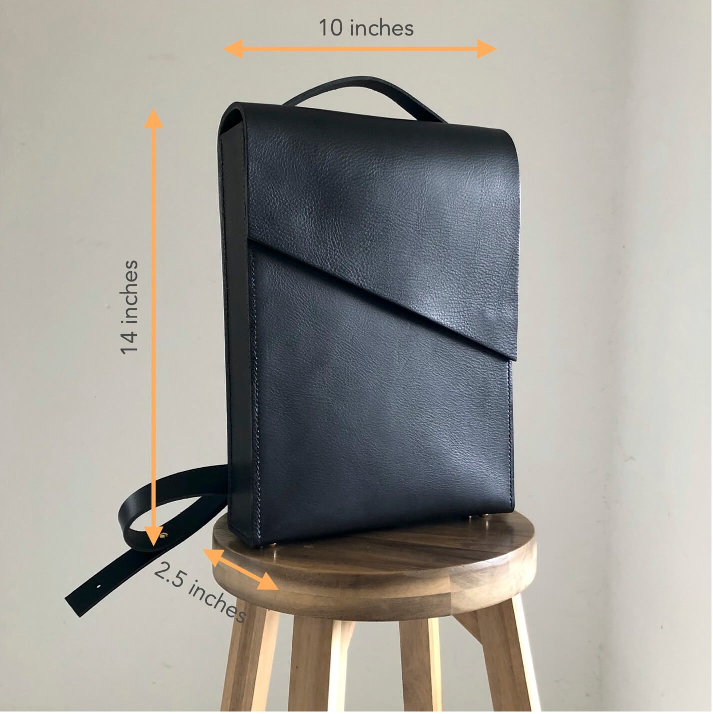 Dimensions of the CARV leather laptop backpack in black