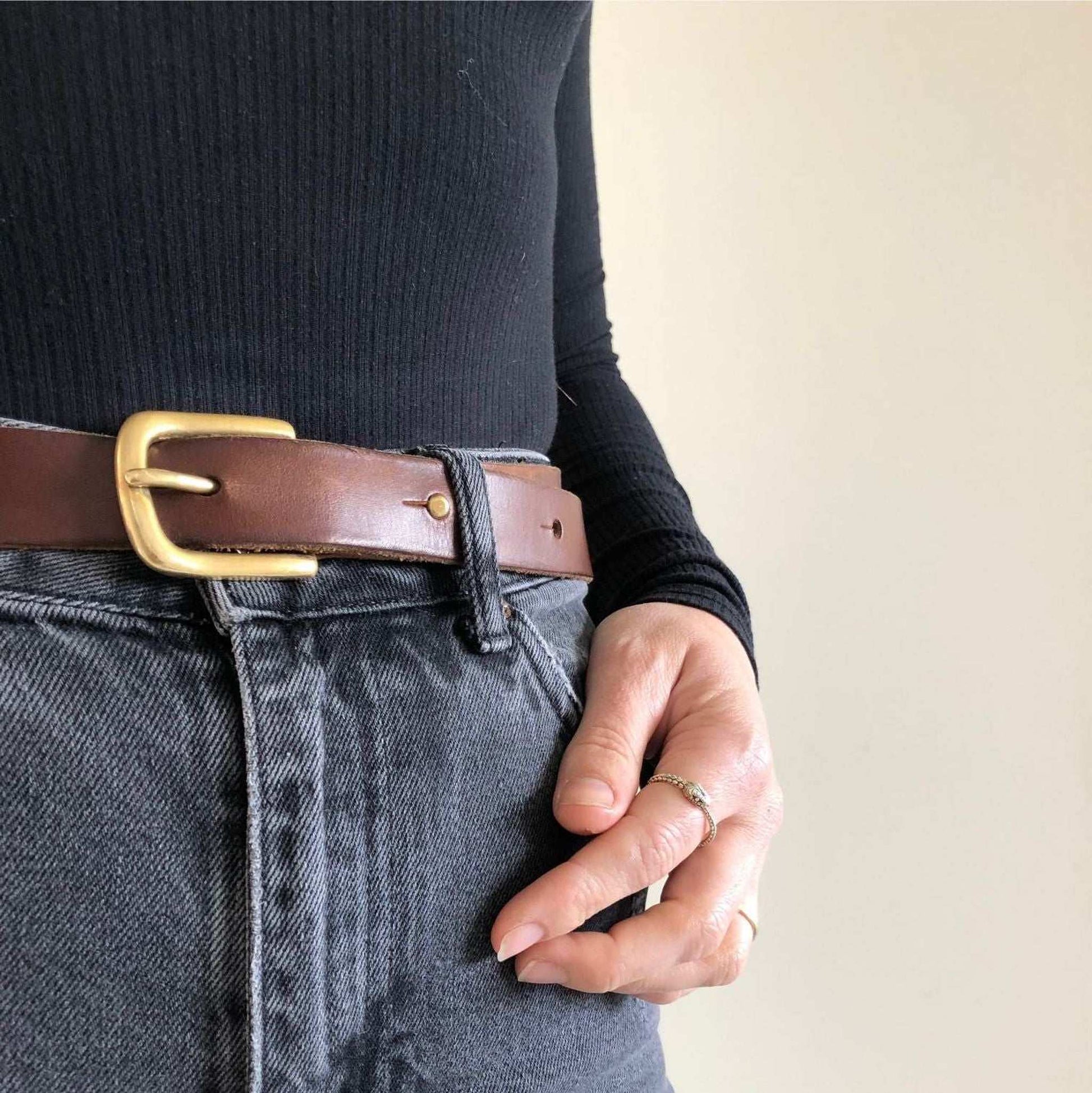 Nomad Midi Width Black Leather Belt by CARV, handcrafted in the UK, premium vegetable-tanned leather, solid brass press stud.